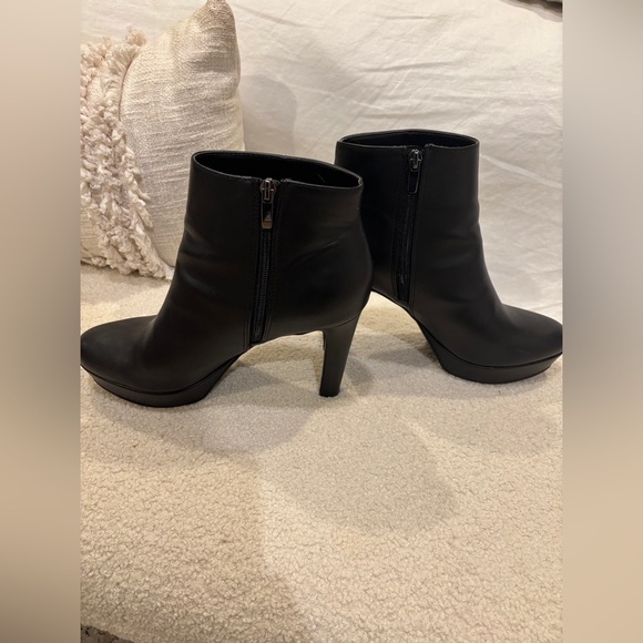 Nine West platform booties - Picture 2 of 5